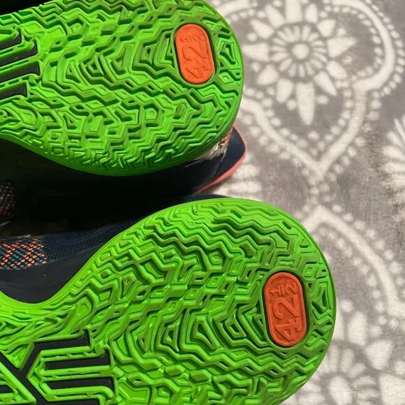 Nike Kyrie 7 Midnight Navy Basketball Shoes Sneakers Neon 🏀 Men's Size 9- used - Picture 10 of 16